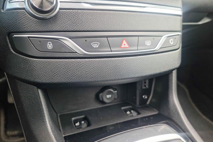 undefined Peugeot 308 fra 2016