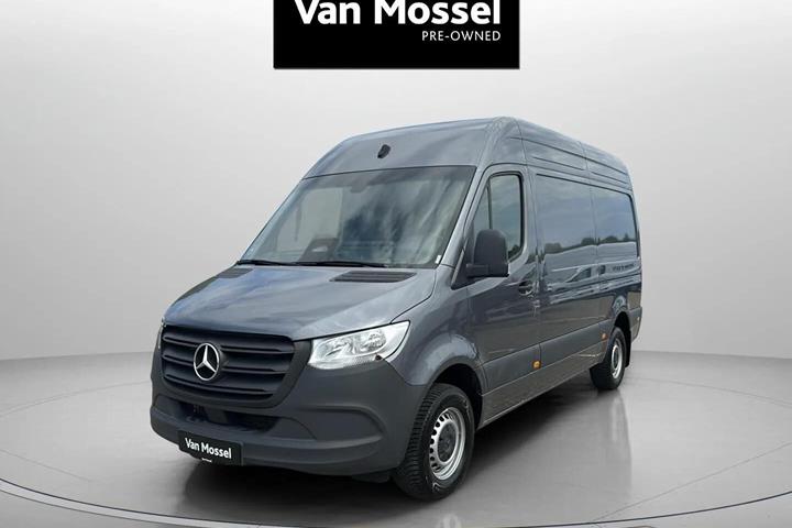 Hvid Mercedes Sprinter fra 2025