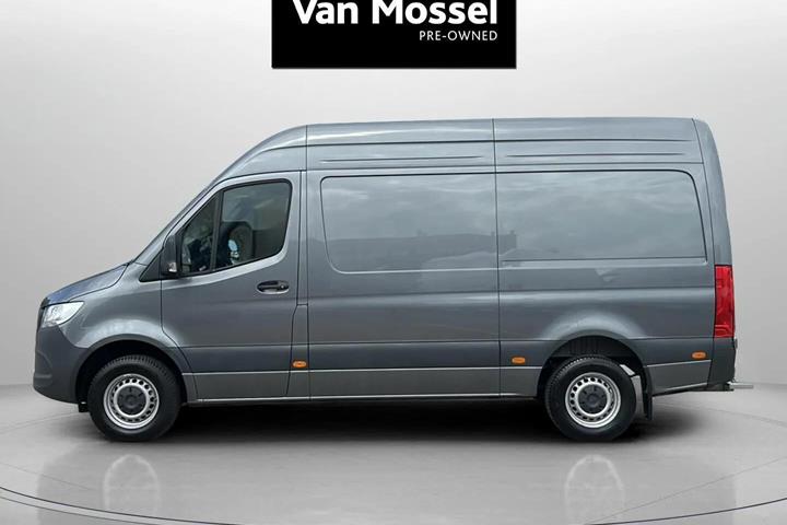 Hvid Mercedes Sprinter fra 2025