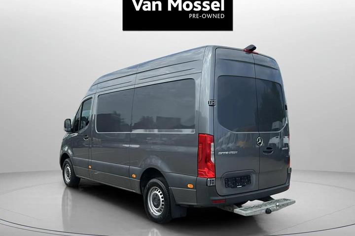 Hvid Mercedes Sprinter fra 2025
