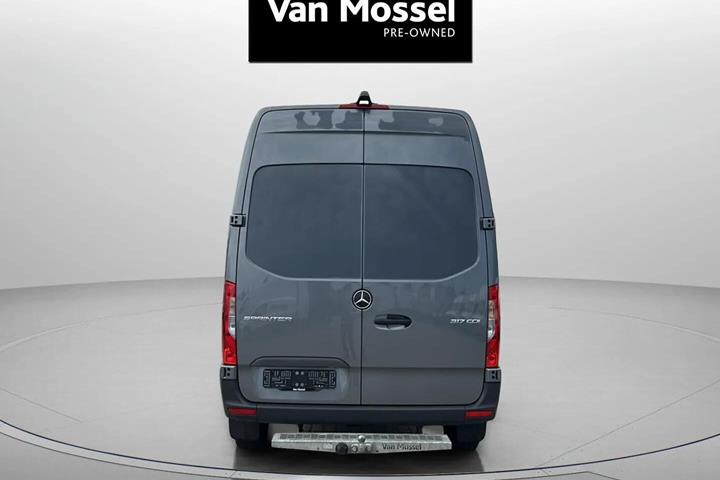 Hvid Mercedes Sprinter fra 2025