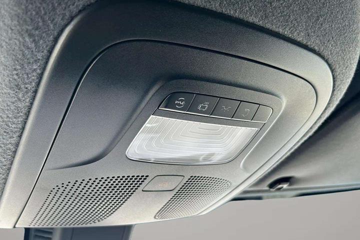 Hvid Mercedes Sprinter fra 2025