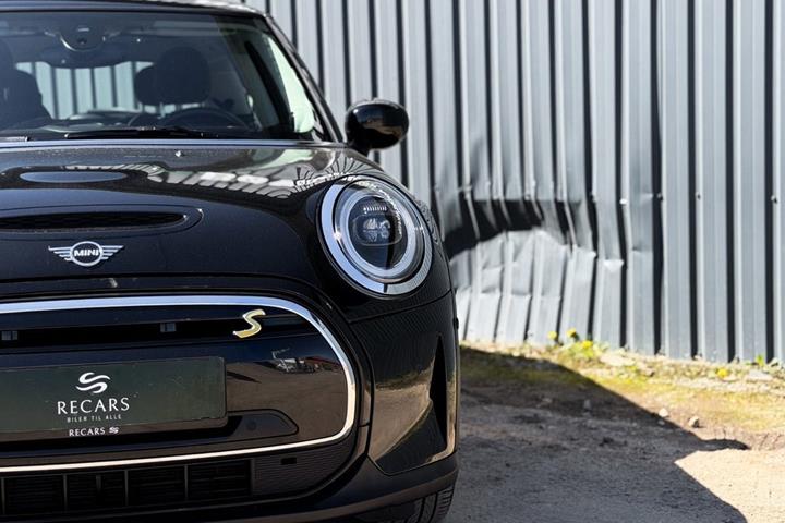 Sort Mini Cooper SE fra 2023