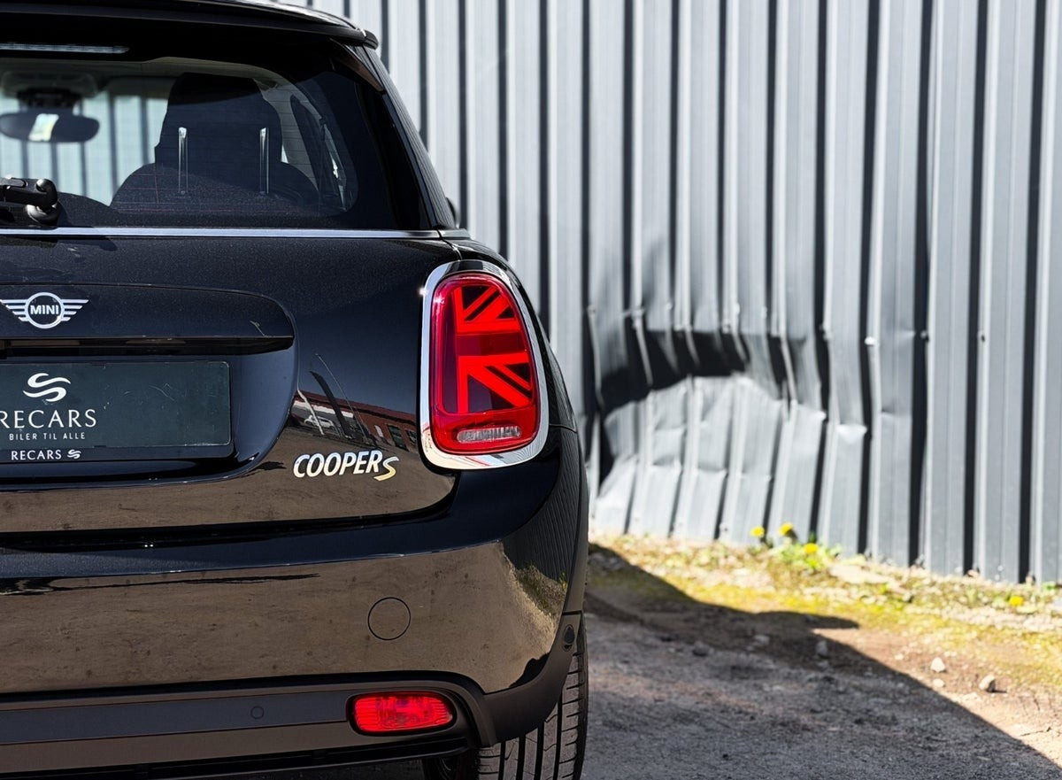 Sort Mini Cooper SE fra 2023