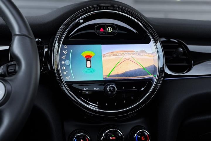 Sort Mini Cooper SE fra 2023
