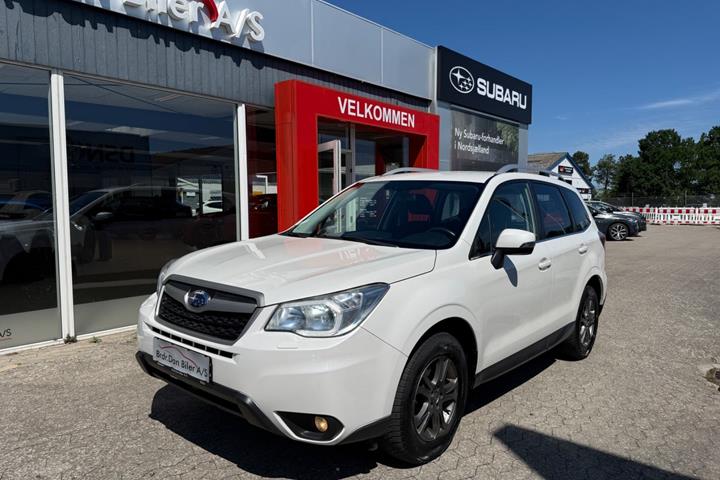 Hvid Subaru Forester fra 2014