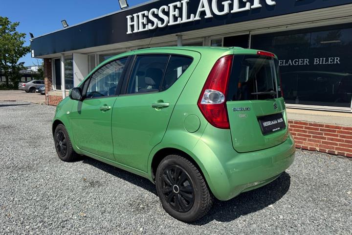 Grøn Suzuki Splash fra 2008