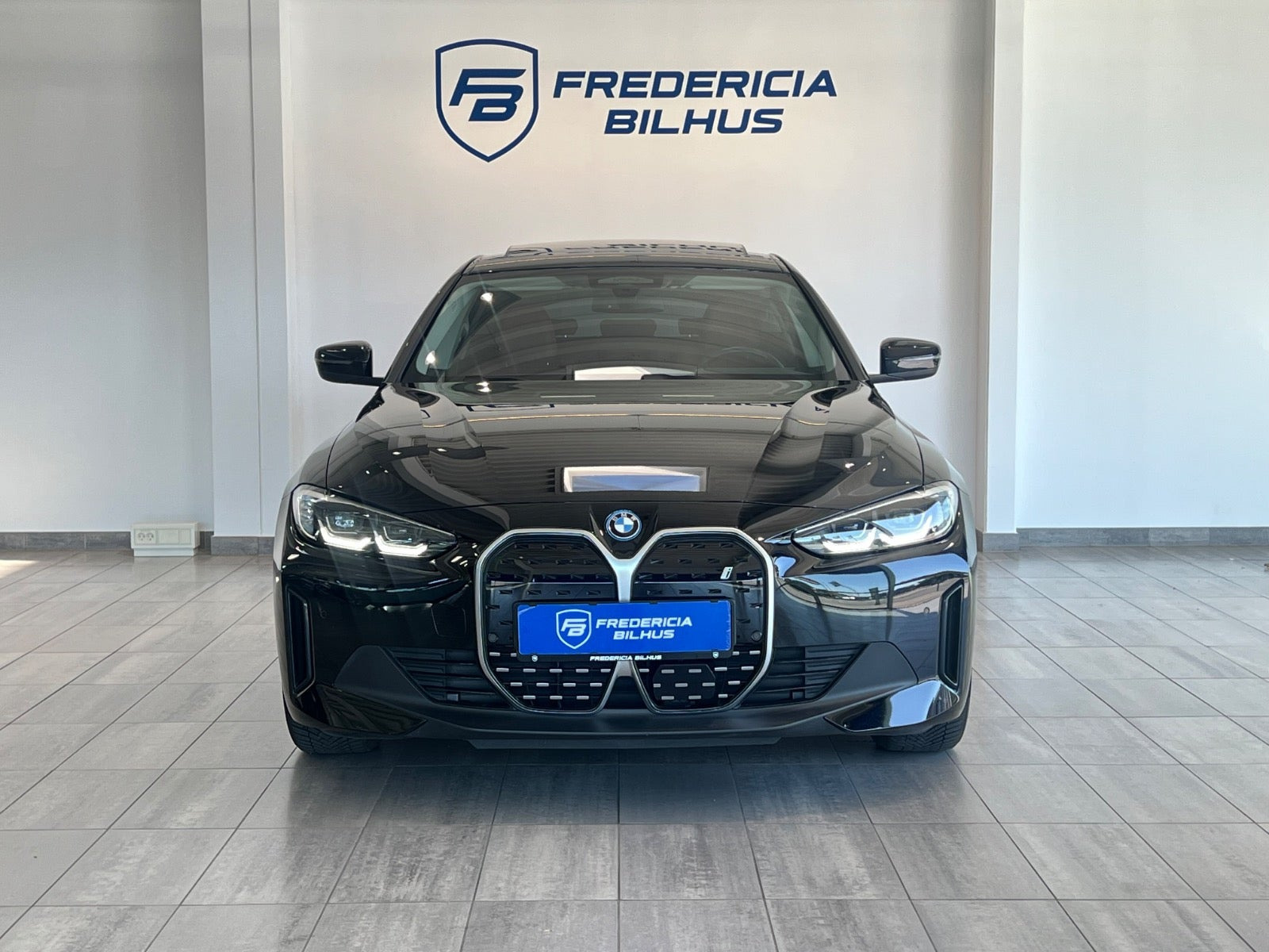 Sort BMW i4 fra 2023