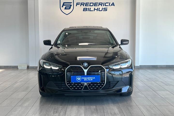 Sort BMW i4 fra 2023