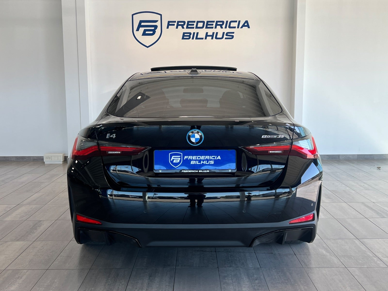 Sort BMW i4 fra 2023