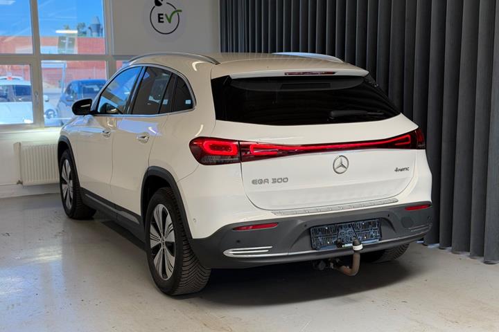 Hvid Mercedes EQA300 fra 2023
