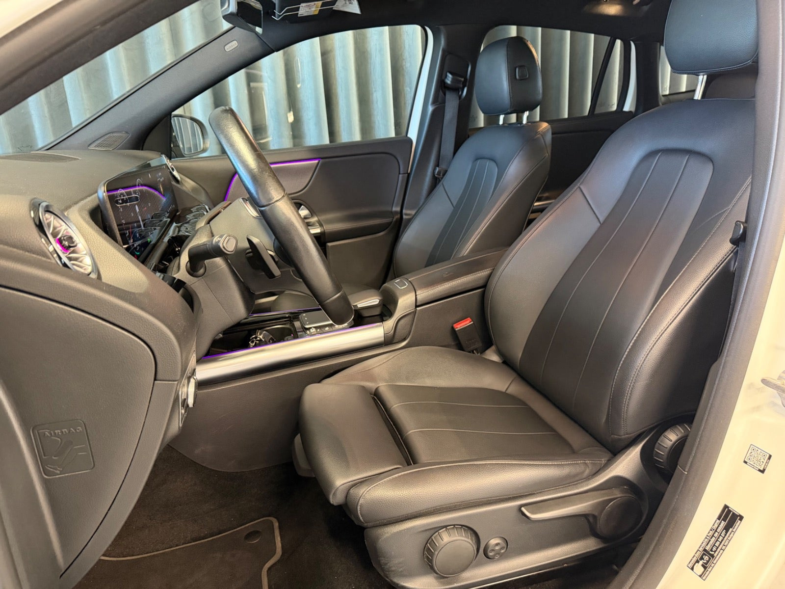 Hvid Mercedes EQA300 fra 2023
