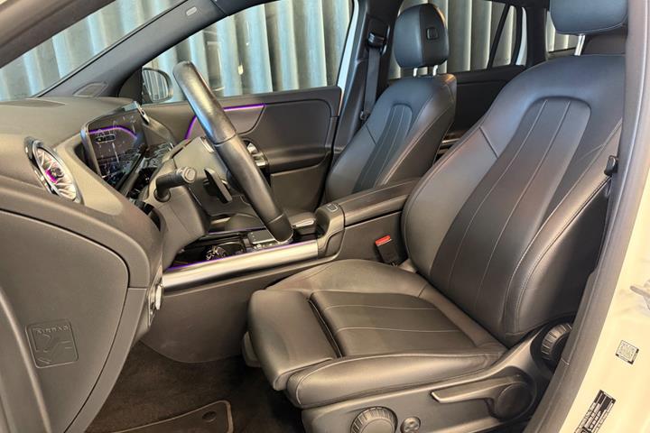 Hvid Mercedes EQA300 fra 2023