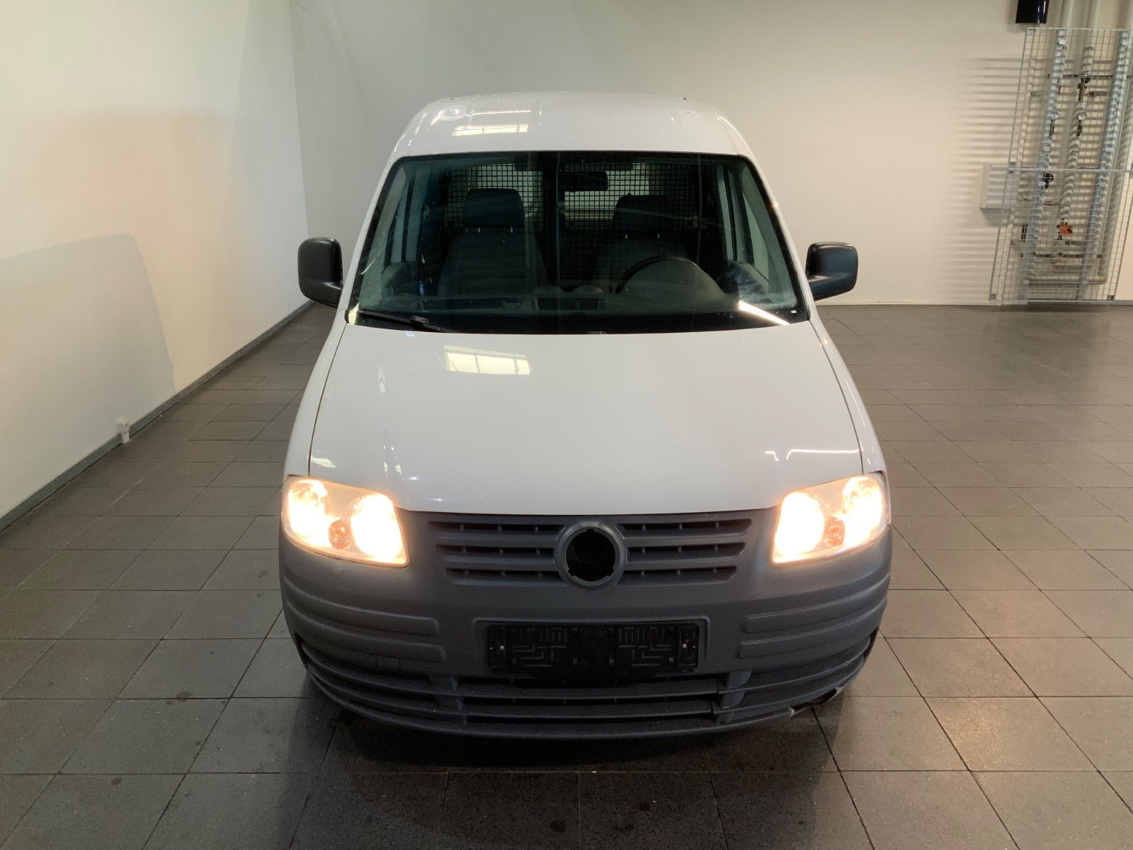 Hvid VW Caddy fra 2009