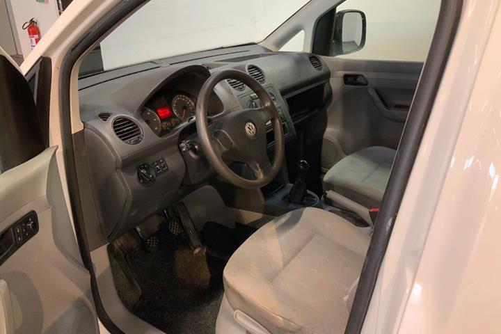 Hvid VW Caddy fra 2009