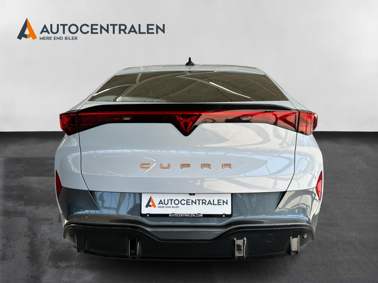 Hvid Cupra Tavascan fra 2024