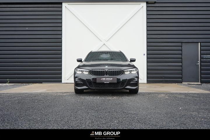Sort BMW 320d fra 2020