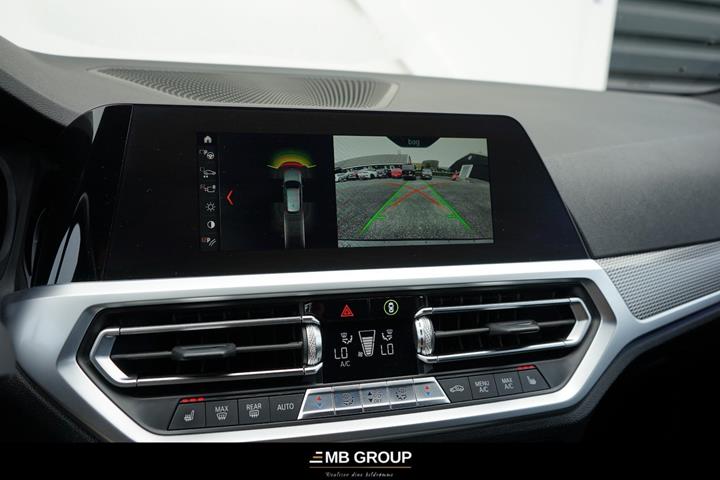 Sort BMW 320d fra 2020