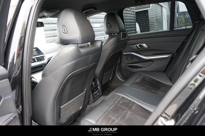 Sort BMW 320d fra 2020