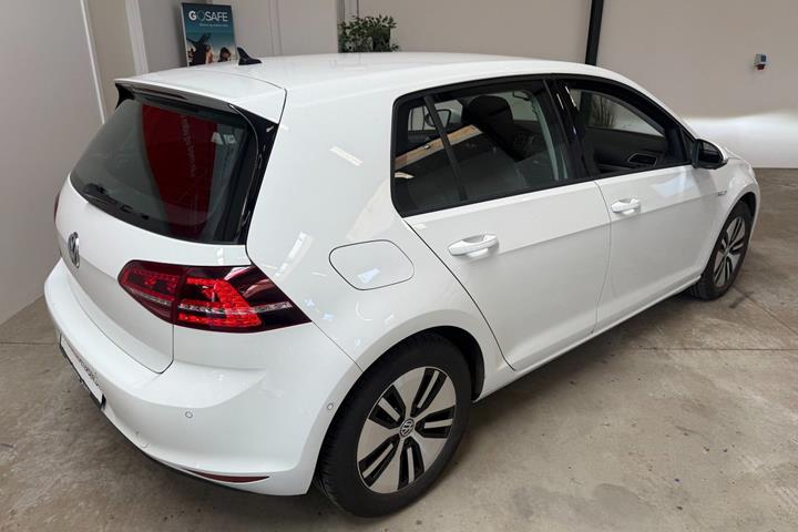 Hvid VW e-Golf VII fra 2015