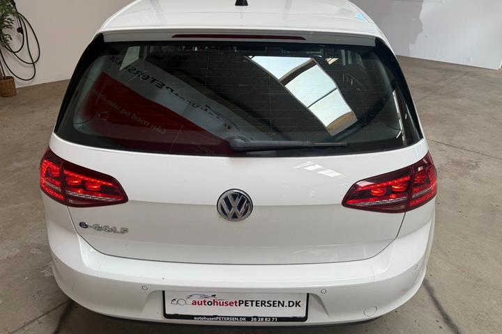 Hvid VW e-Golf VII fra 2015