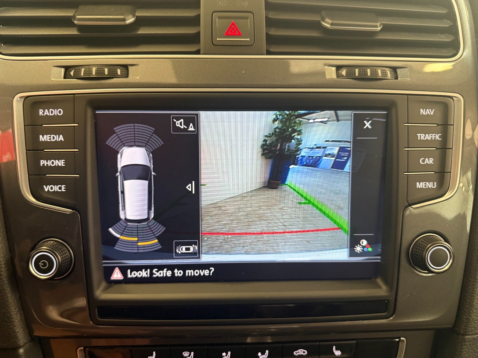 Hvid VW e-Golf VII fra 2015