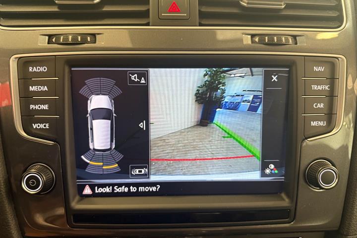 Hvid VW e-Golf VII fra 2015