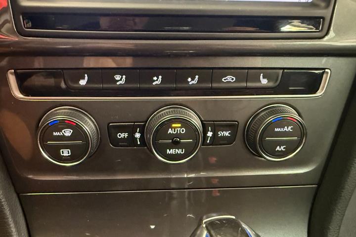 Hvid VW e-Golf VII fra 2015