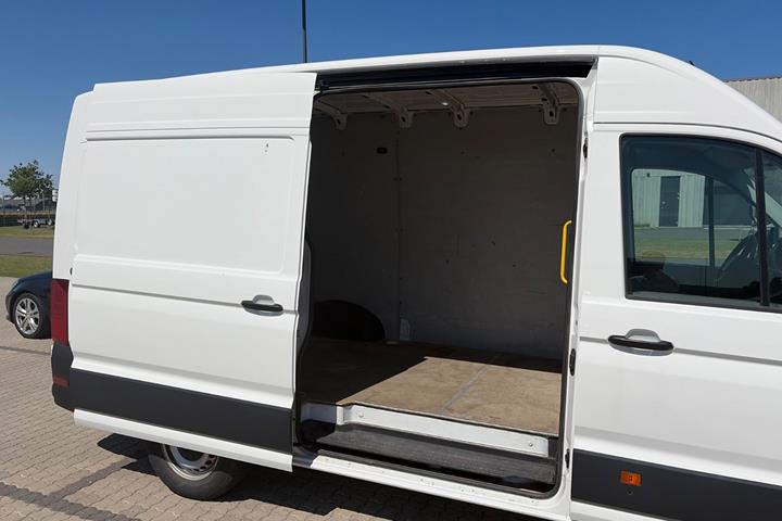 Hvid VW e-Crafter 35 fra 2020 set udefra