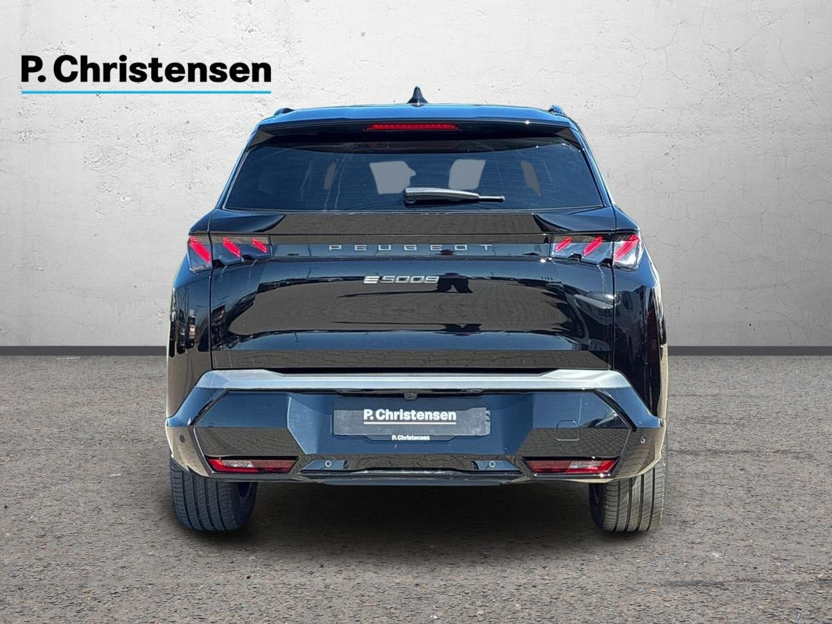 Sort Peugeot e-5008 fra 2025