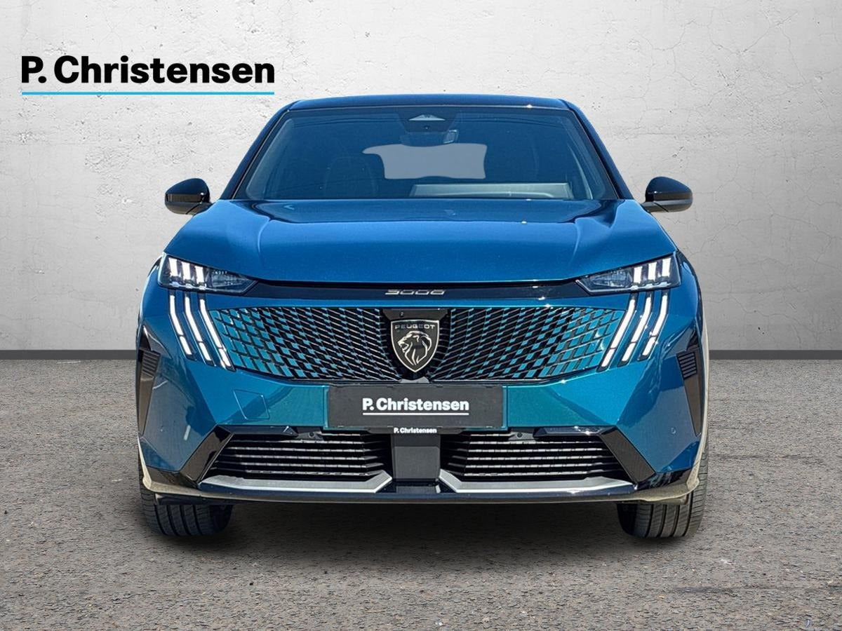 Blå Peugeot e-3008 fra 2024