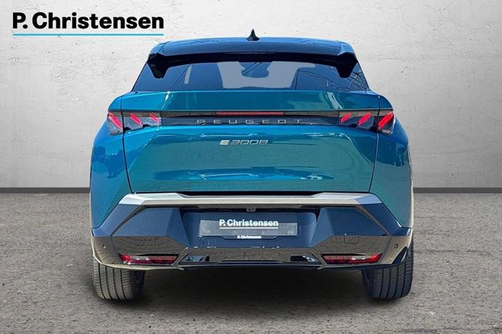 Blå Peugeot e-3008 fra 2024