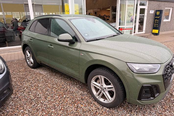 Grøn Audi Q5 fra 2023