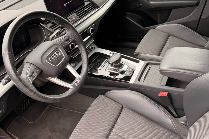 Grøn Audi Q5 fra 2023