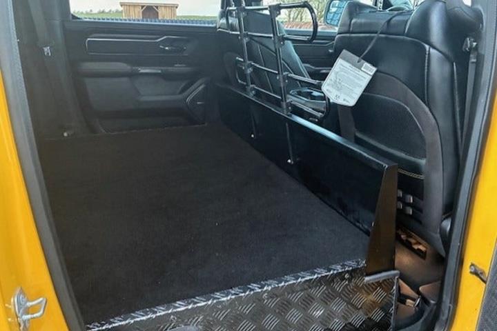 Gul Dodge RAM 1500 fra 2023