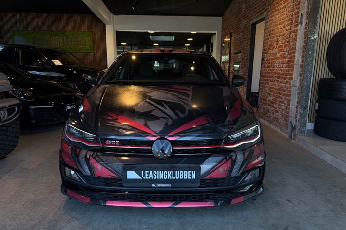 Grå VW Polo fra 2020