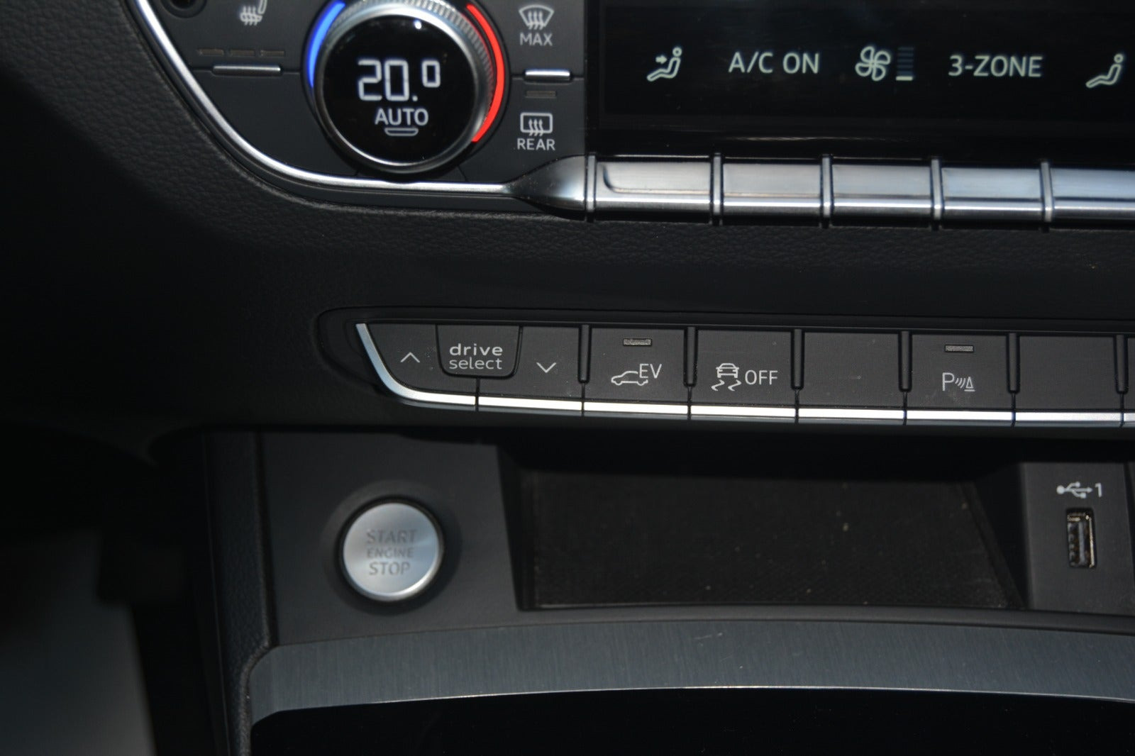 Hvid Audi Q5 fra 2022