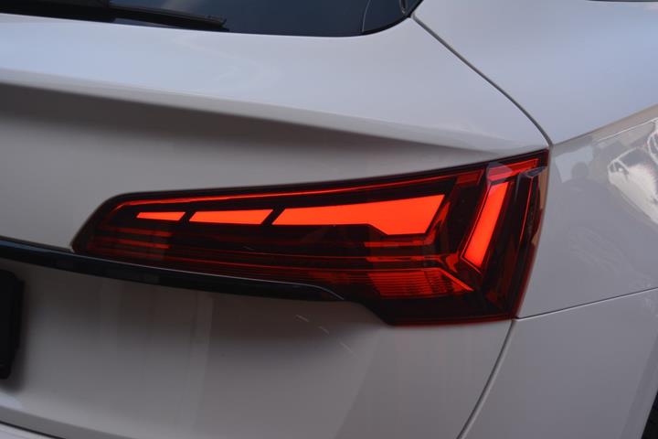 Hvid Audi Q5 fra 2022
