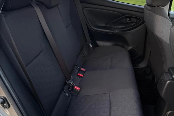 Grøn Toyota Yaris fra 2024