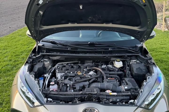 Grøn Toyota Yaris fra 2024