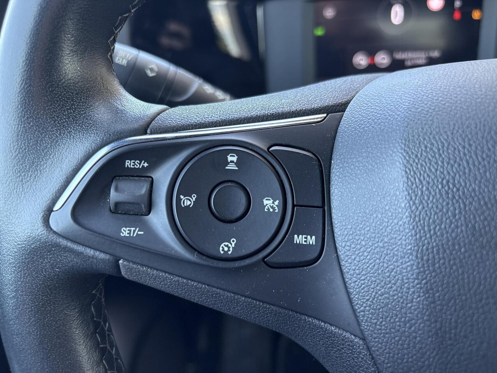 Hvid Opel Mokka-e fra 2021