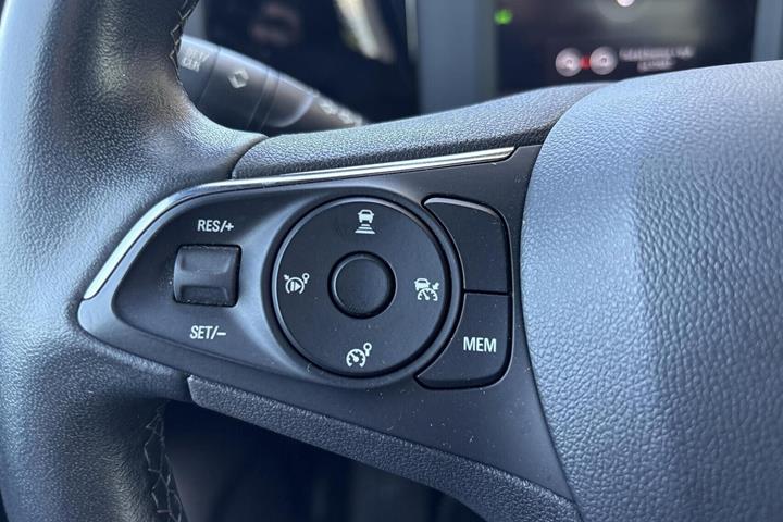 Hvid Opel Mokka-e fra 2021
