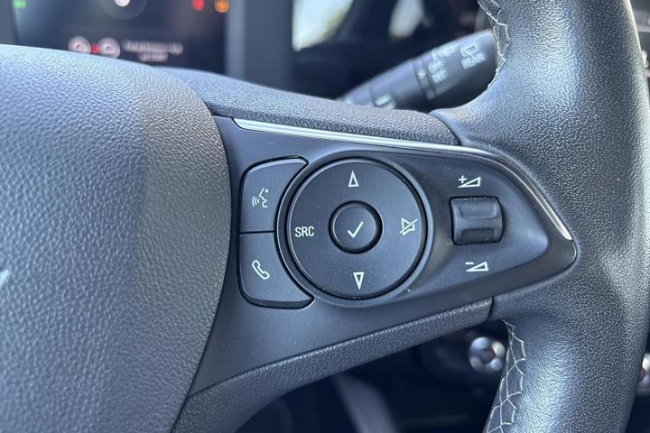 Hvid Opel Mokka-e fra 2021