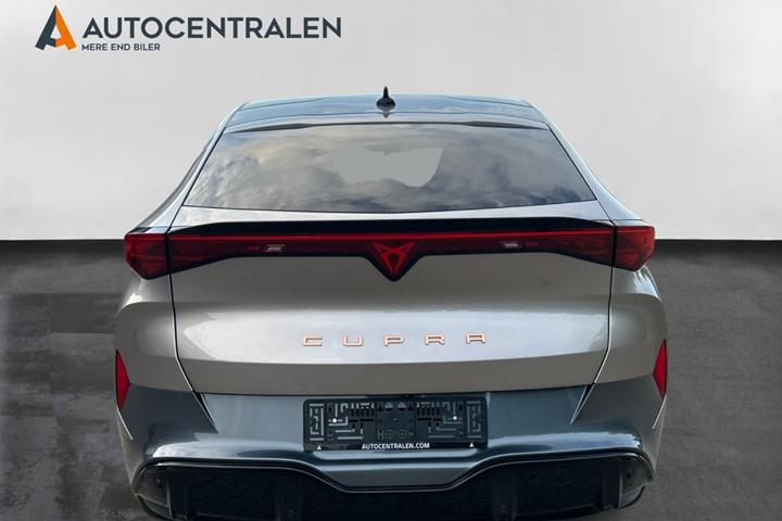 Beige Cupra Tavascan fra 2024