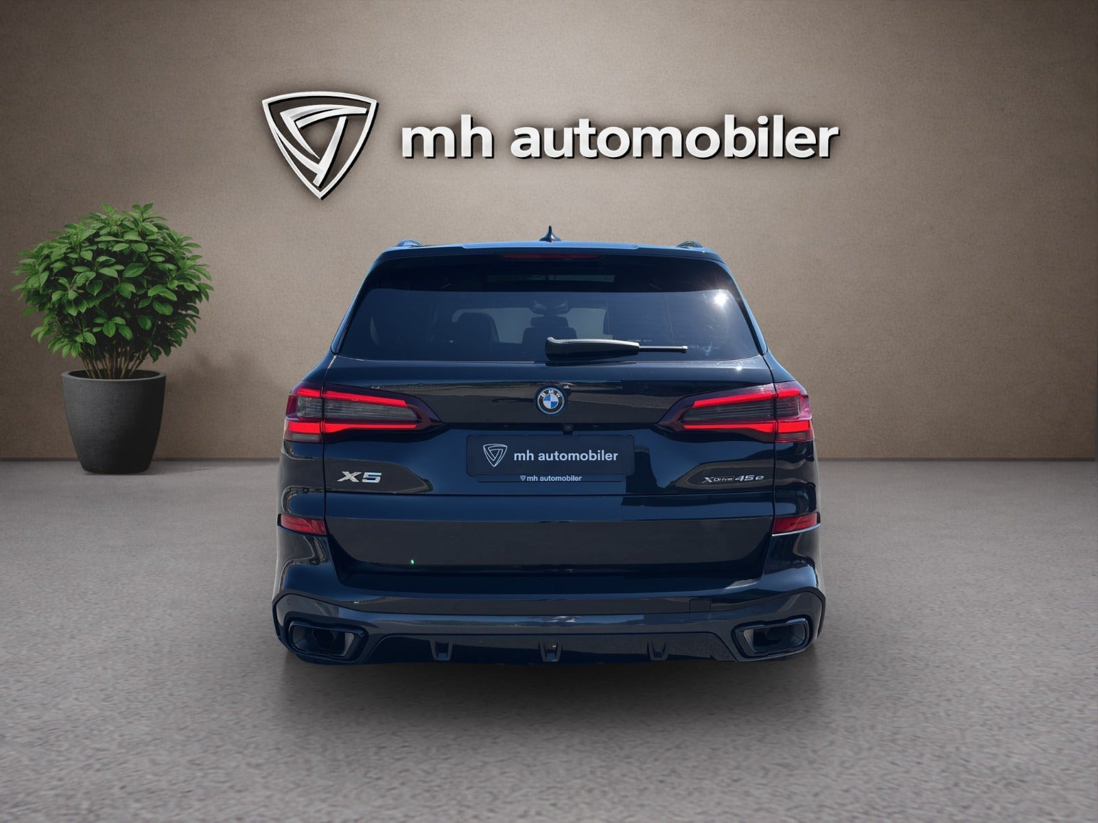 Sort BMW X5 fra 2023
