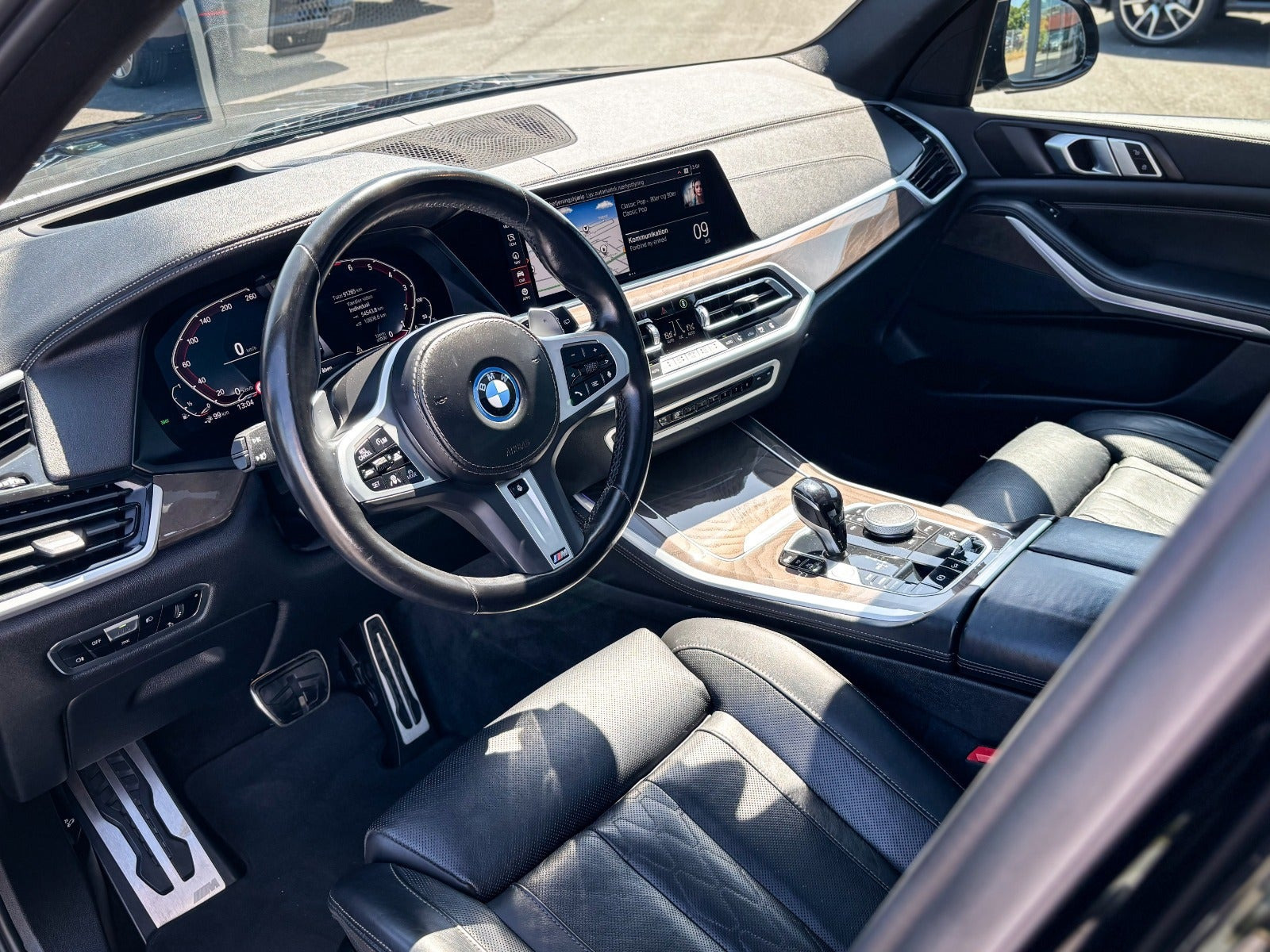 Sort BMW X5 fra 2023