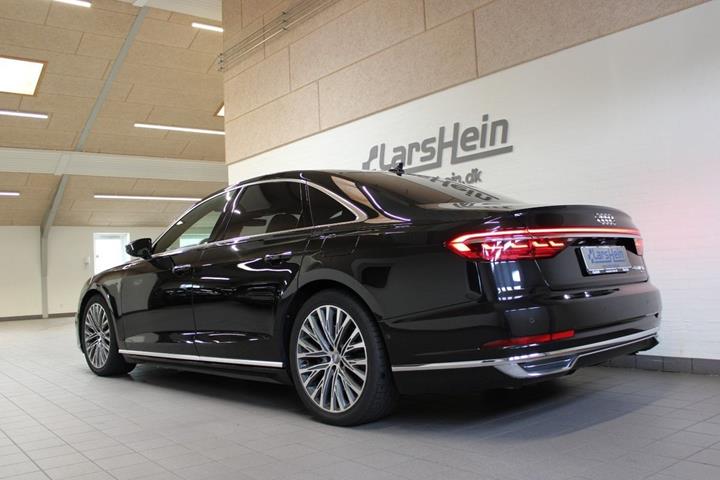 Sort Audi A8 fra 2020