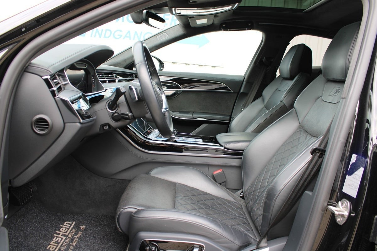 Sort Audi A8 fra 2020