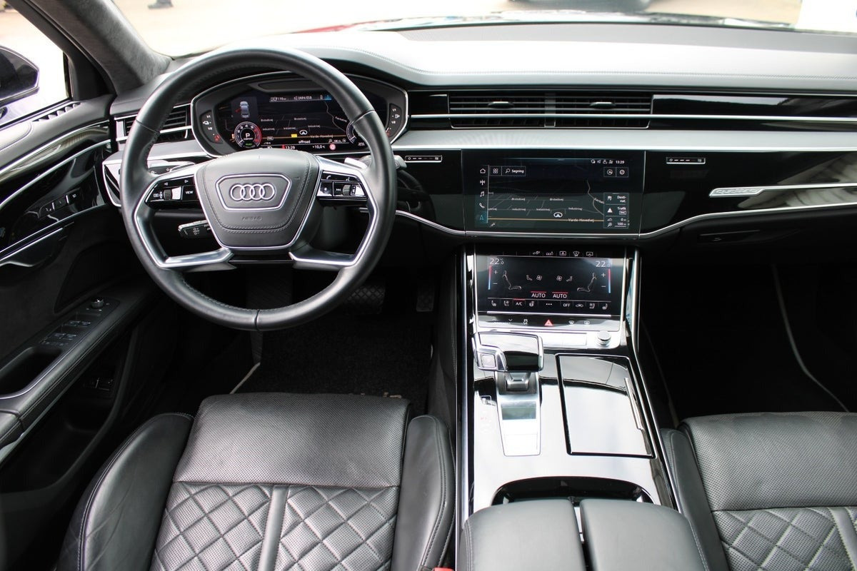 Sort Audi A8 fra 2020