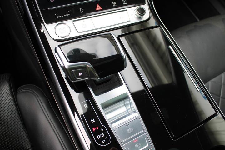 Sort Audi A8 fra 2020